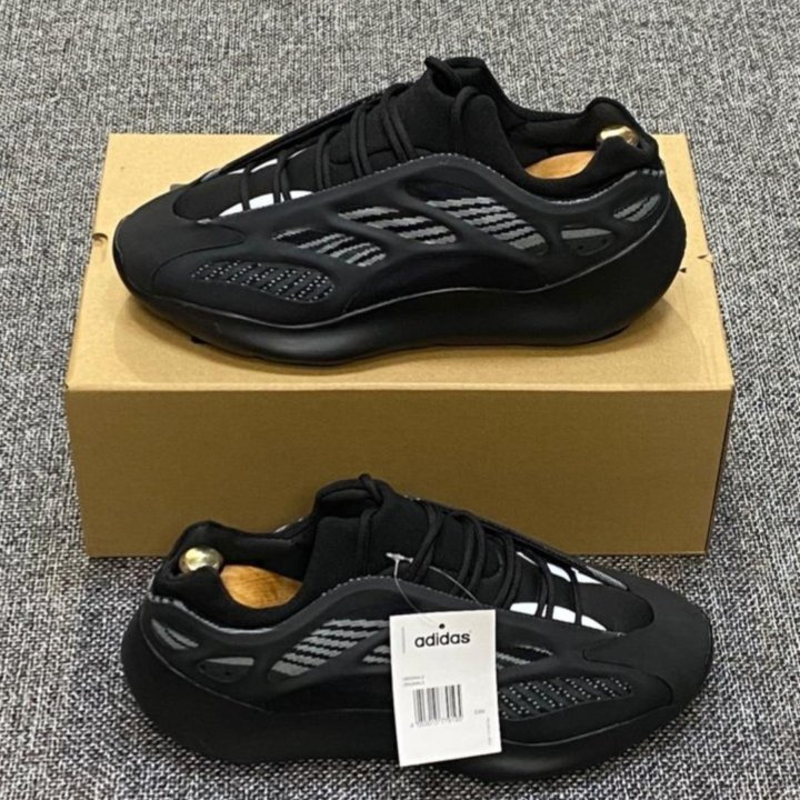 Кроссовки Adidas Yeezy Boost 700