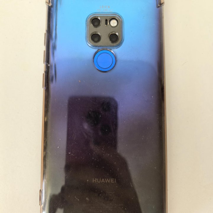 Телефон Huawei mate 20