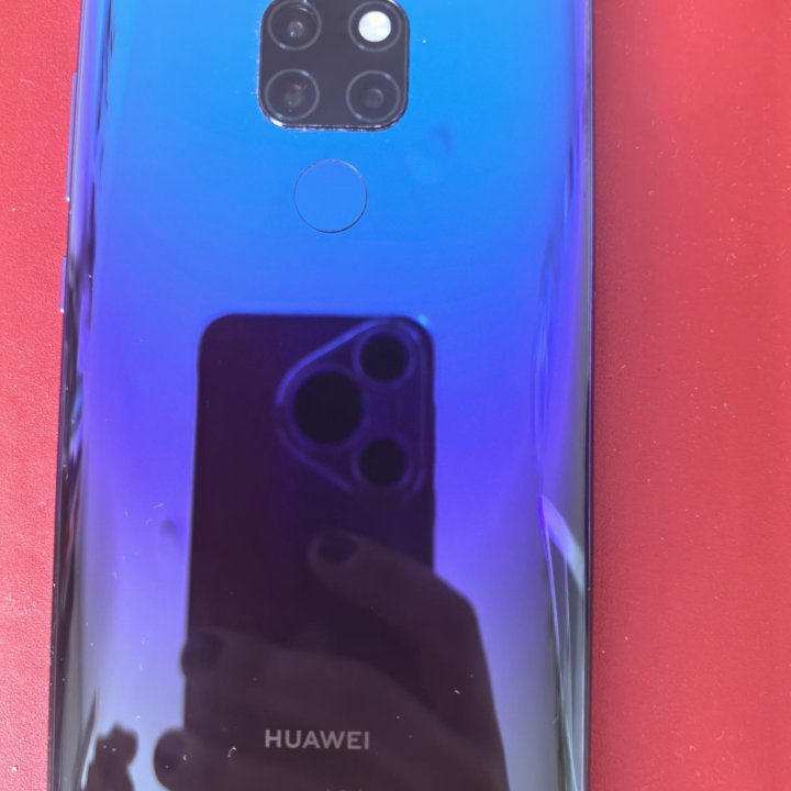 Телефон Huawei mate 20