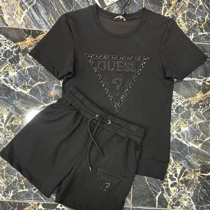 Костюм Guess