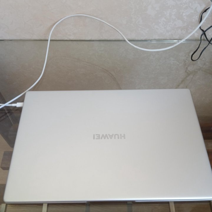 Huawei matebook d15 Ryzen 5500u