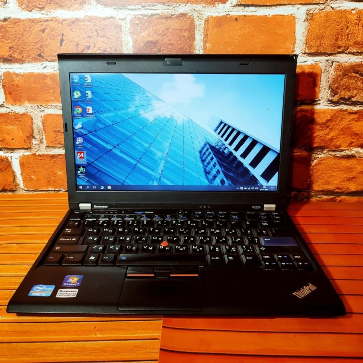 Lenovo Thinkpad X220i - Core i3-2 Gen \ 8 Озу \SSD