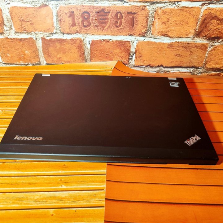 Lenovo Thinkpad X220i - Core i3-2 Gen \ 8 Озу \SSD