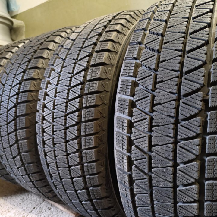 Bridgestone Blizzak DM-V3 235/65 R17 пр-во япония