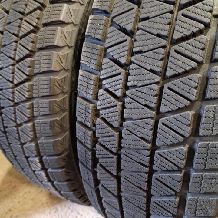 Bridgestone Blizzak DM-V3 235/65 R17 пр-во япония