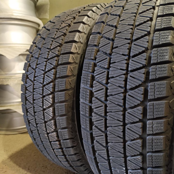 Bridgestone Blizzak DM-V3 235/65 R17 пр-во япония