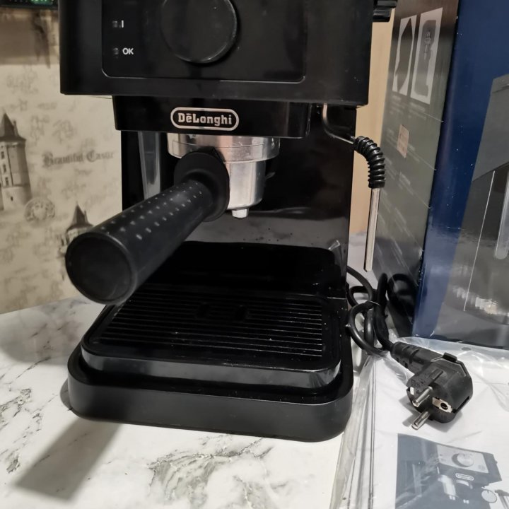 Кофеварка рожковая Delonghi