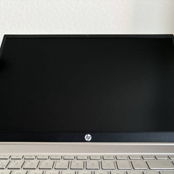 Ноутбук HP Pavilion 15-eh1090ur