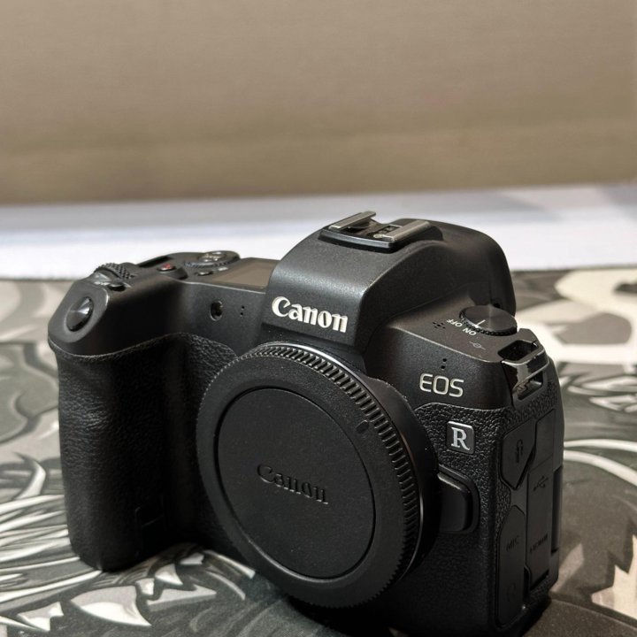 Canon EOS R body + Адаптер EF-RF