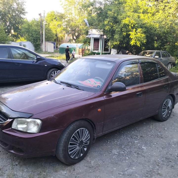 Hyundai Accent, 2010