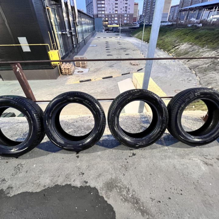 Продам летние шины Nexen N’Fera RU5 215/60 R17