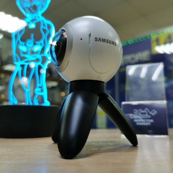 Панорамная камера Samsung Gear 360 SM-C200