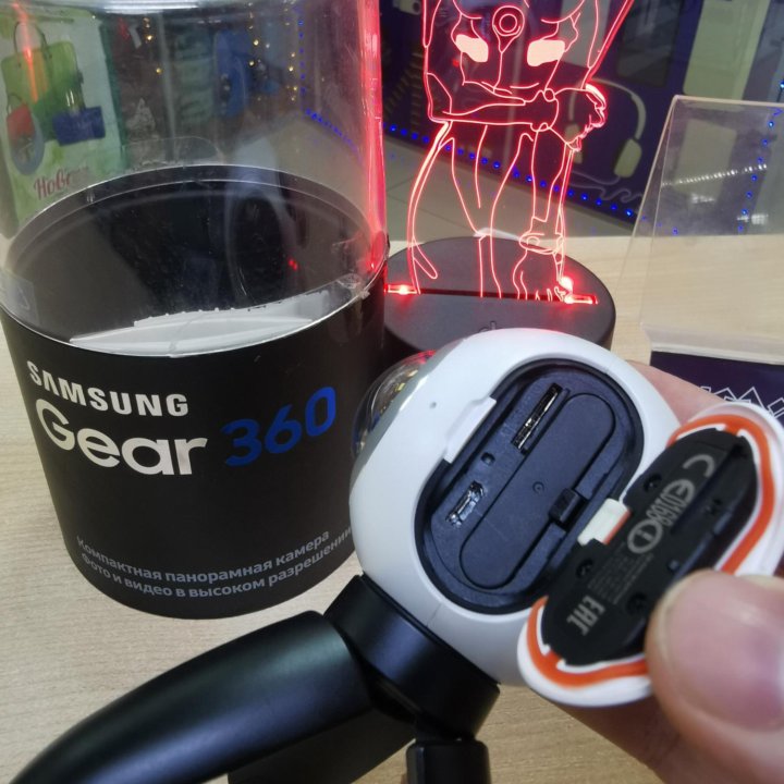 Панорамная камера Samsung Gear 360 SM-C200