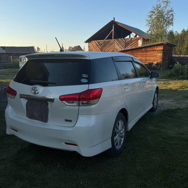 Toyota Wish, 2009