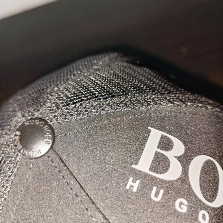 Бейсболка новая Hugo Boss