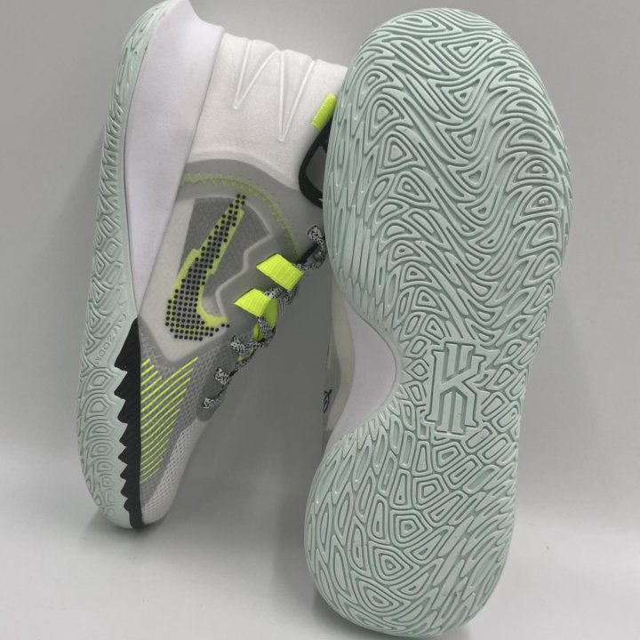 Кроссовки Nike flytrap