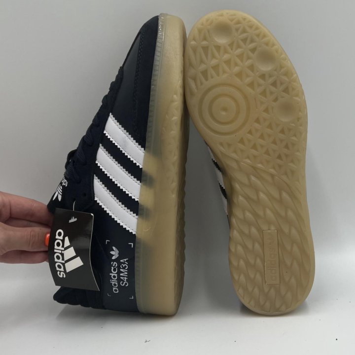 Кроссовки adidas