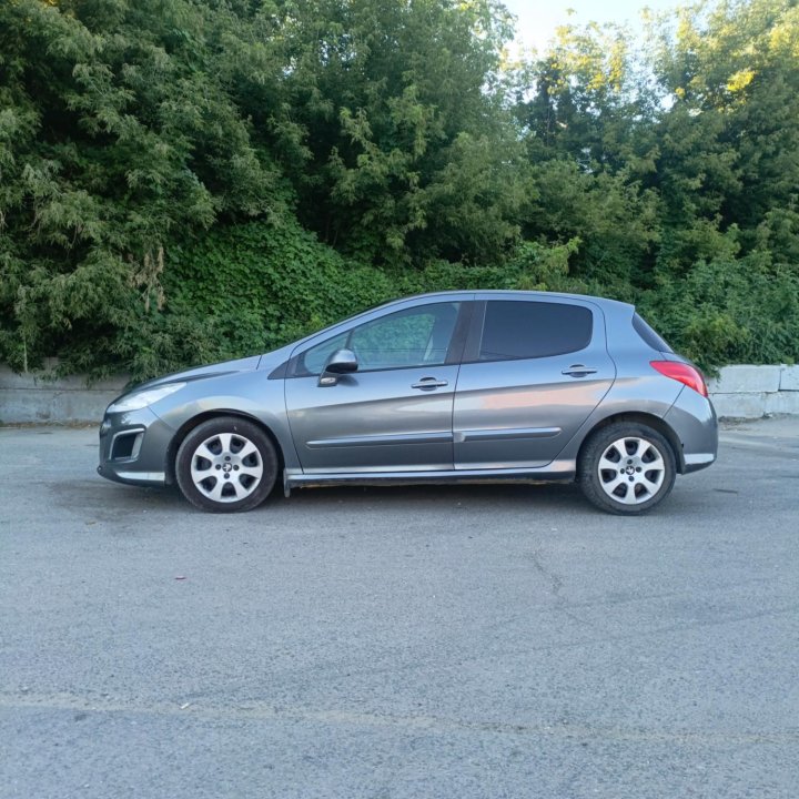 Peugeot 308, 2011