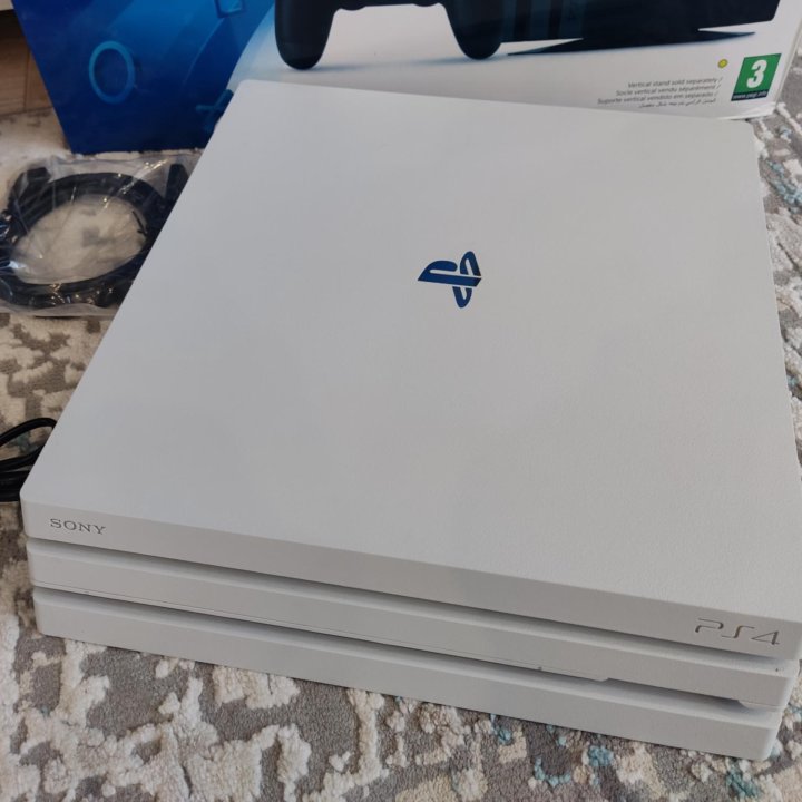 PS4 Pro 1Tb 72xx+2 джоя+куча игр