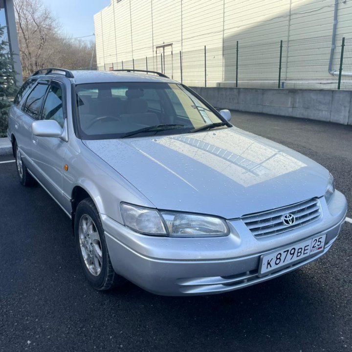 Toyota Camry, 1998