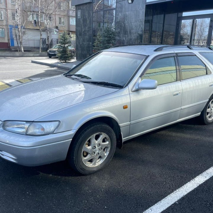 Toyota Camry, 1998