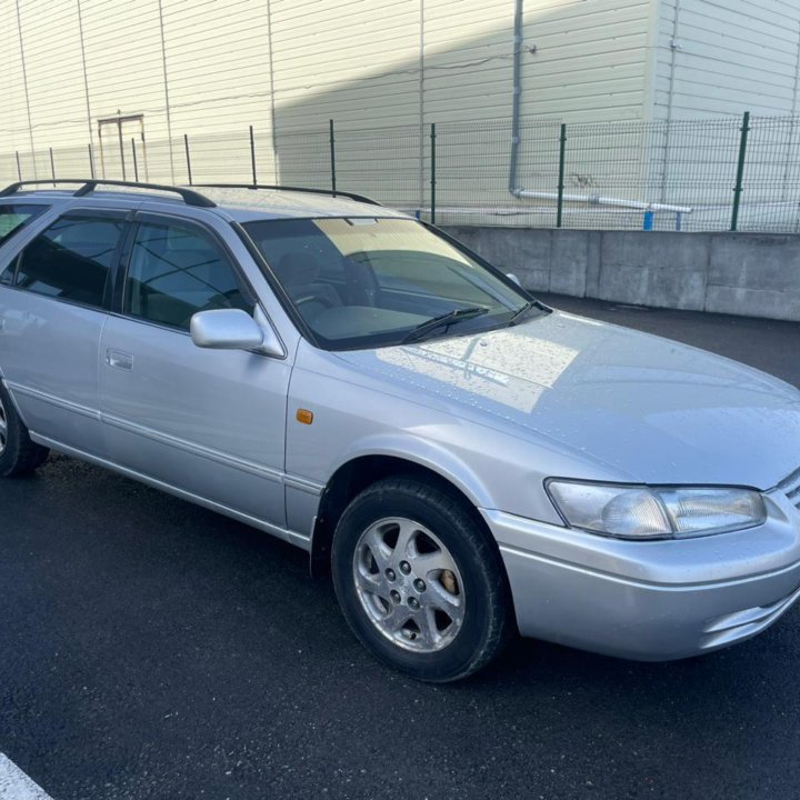 Toyota Camry, 1998