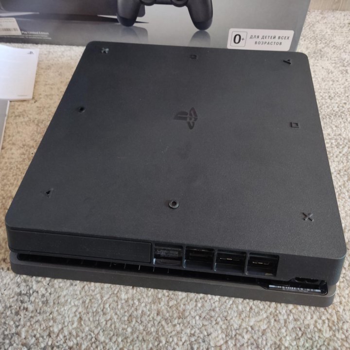 PS4 Slim 1Tb+2 джоя+70 игр