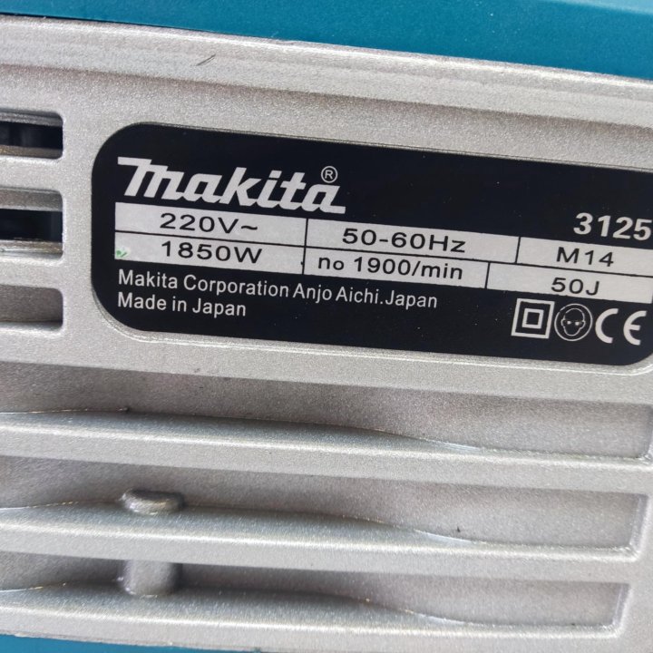 Отбойный молоток Makita.