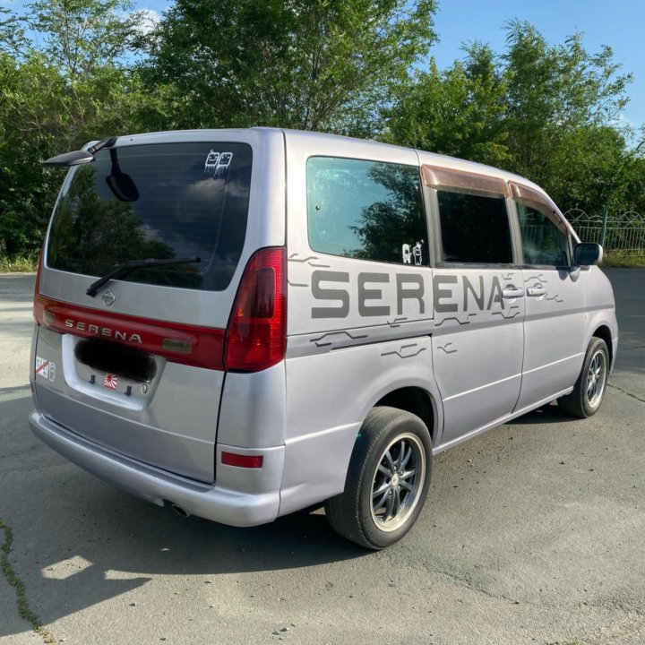 Nissan Serena, 1999