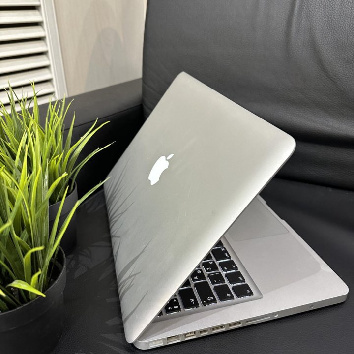 Apple MacBook Pro 13 2011 4-512gb 3цикла