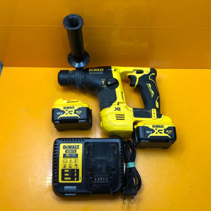 Перфоратор DeWALT DCH072