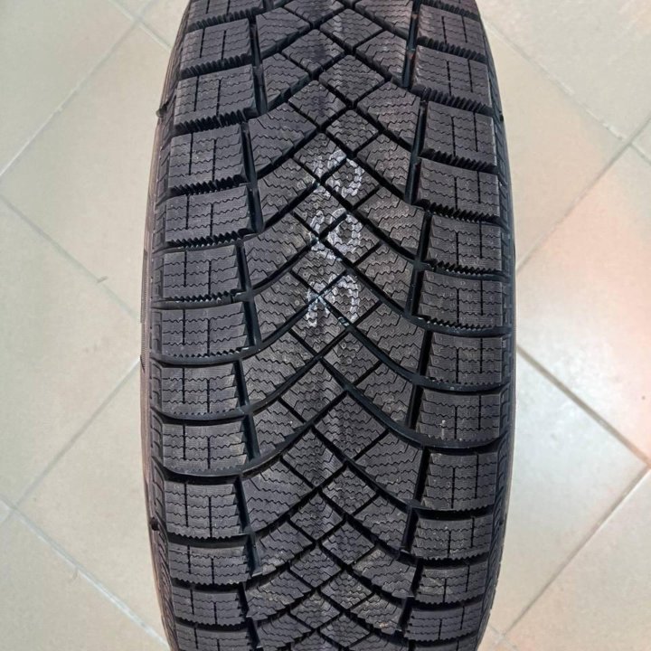 Pirelli WIceFR 185/65 R15 92T