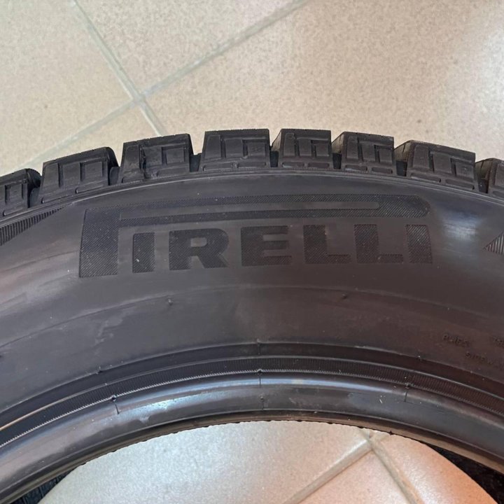 Pirelli WIceFR 185/65 R15 92T