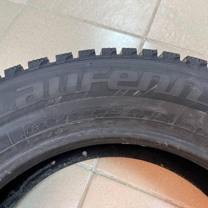 Laufenn I Fit Ice LW 71 185/65 R15 92T