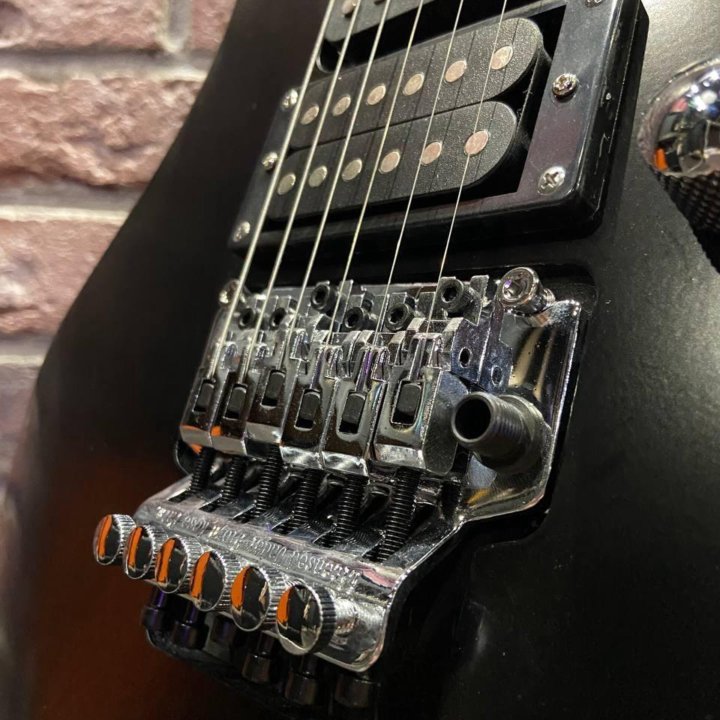 Электрогитара HHS с Floyd rose