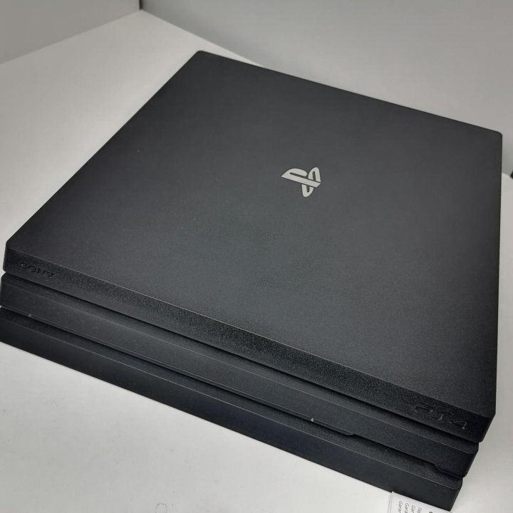 PS4 Pro 1Tb (7208)+3джоя, игры