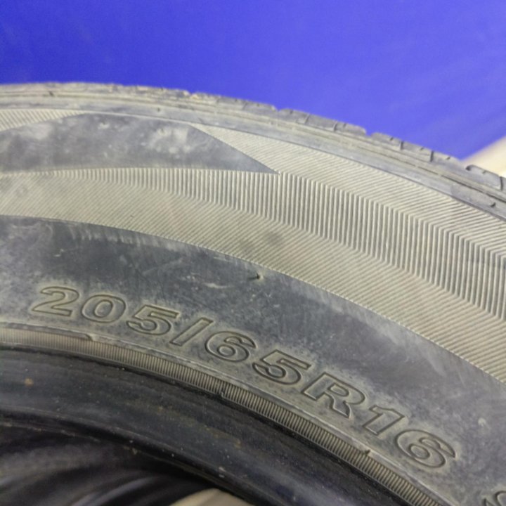 205/65R16 Nexen без грыж и порезов