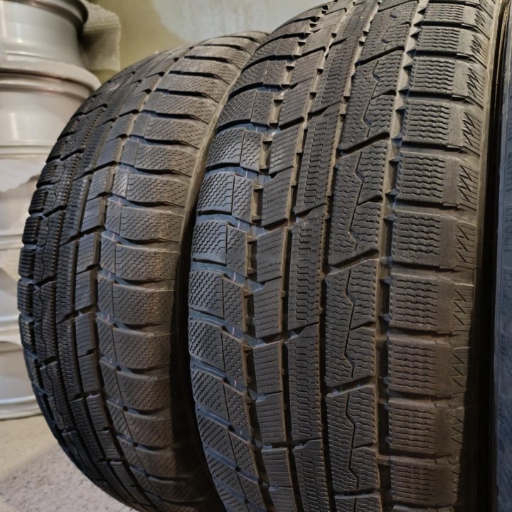 зимние Toyo Tranpath TX 235/55 R19