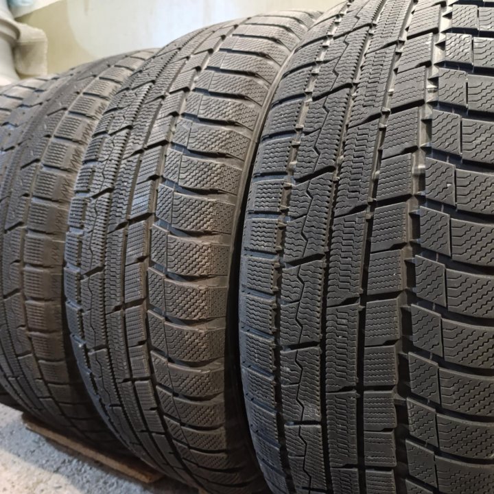 зимние Toyo Tranpath TX 235/55 R19