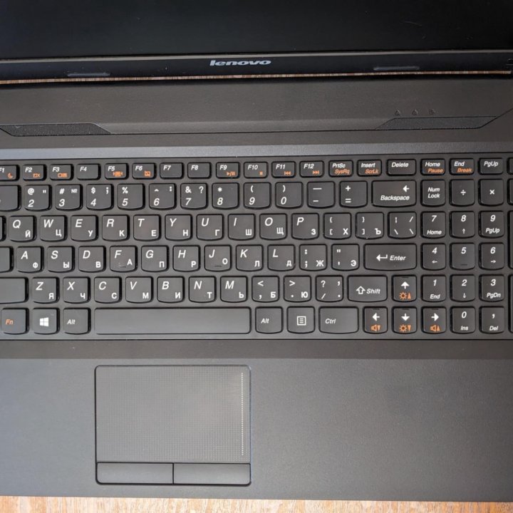 Lenovo B590 (i5-3210M, GF 720M, 8GbDDR3, SSD240Gb)