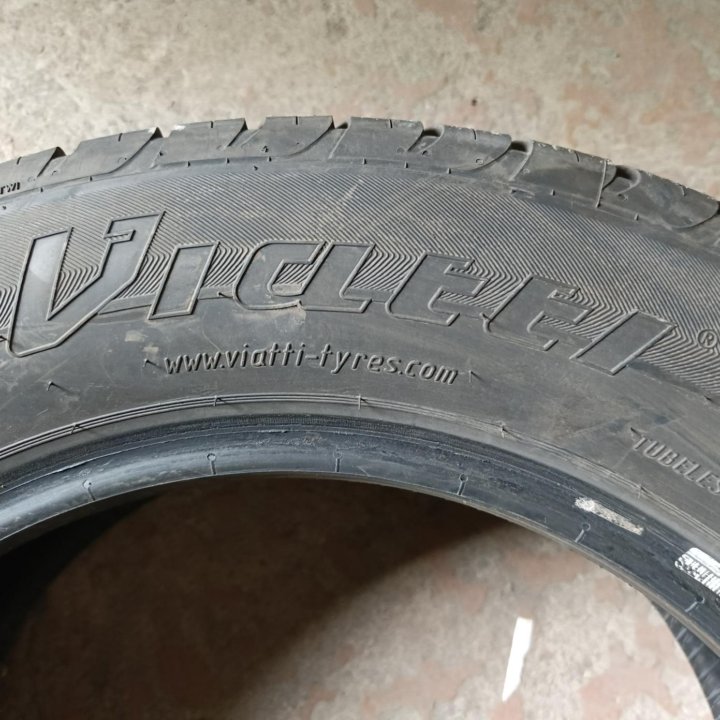 Vlattl 215/60R16