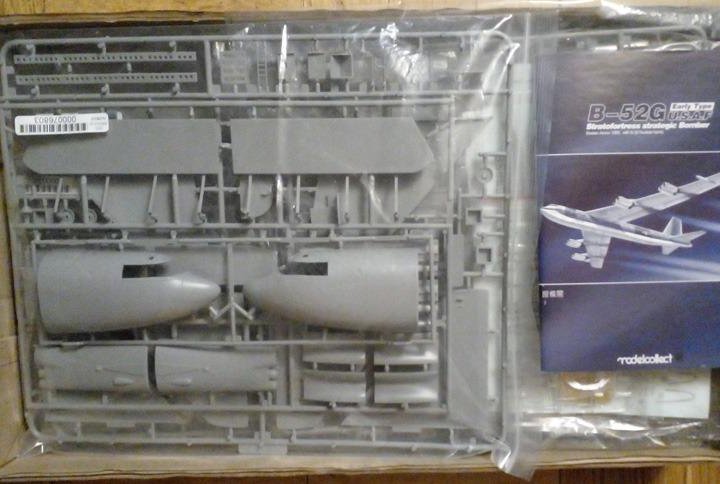 Модель UA72207 B-52G Stratofortress 1:72 Modelcoll