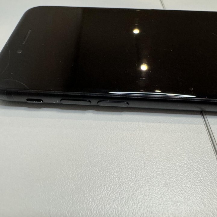 IPhone 7 черного цвета