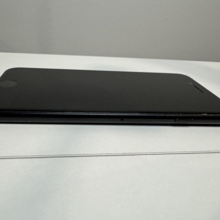 IPhone 7 черного цвета