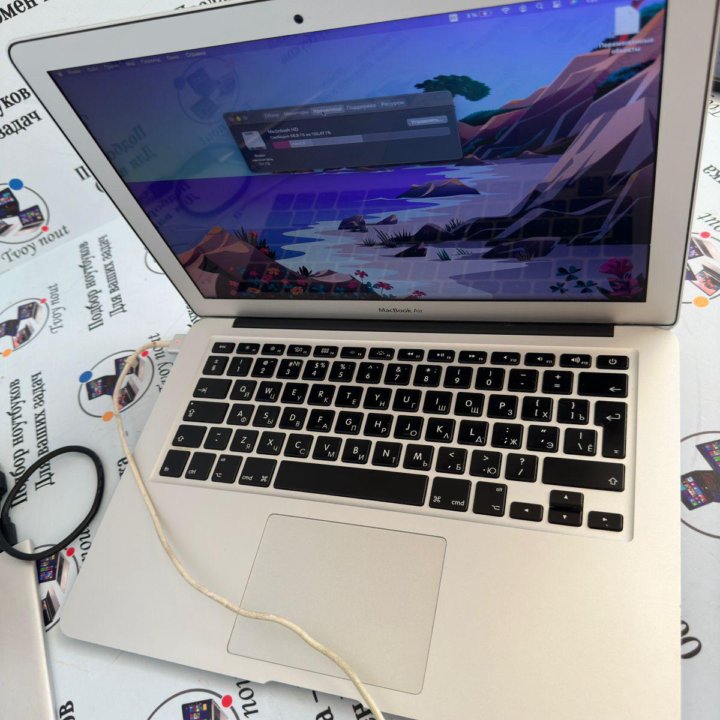 MacBook Air 13 2015, ОЗУ 8gb, 5 часов