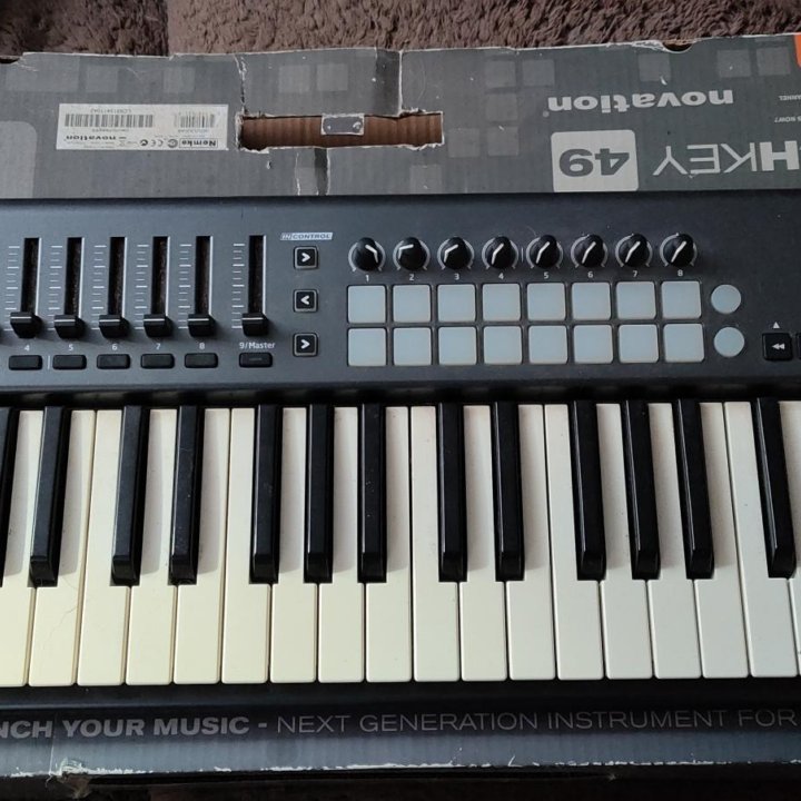Midi-Клавиатура Novation Launchkey 49