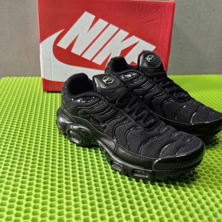 Кроссовки Nike Air Max Tn Plus