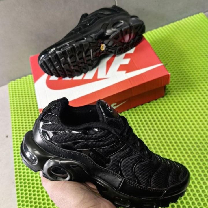 Кроссовки Nike Air Max Tn Plus