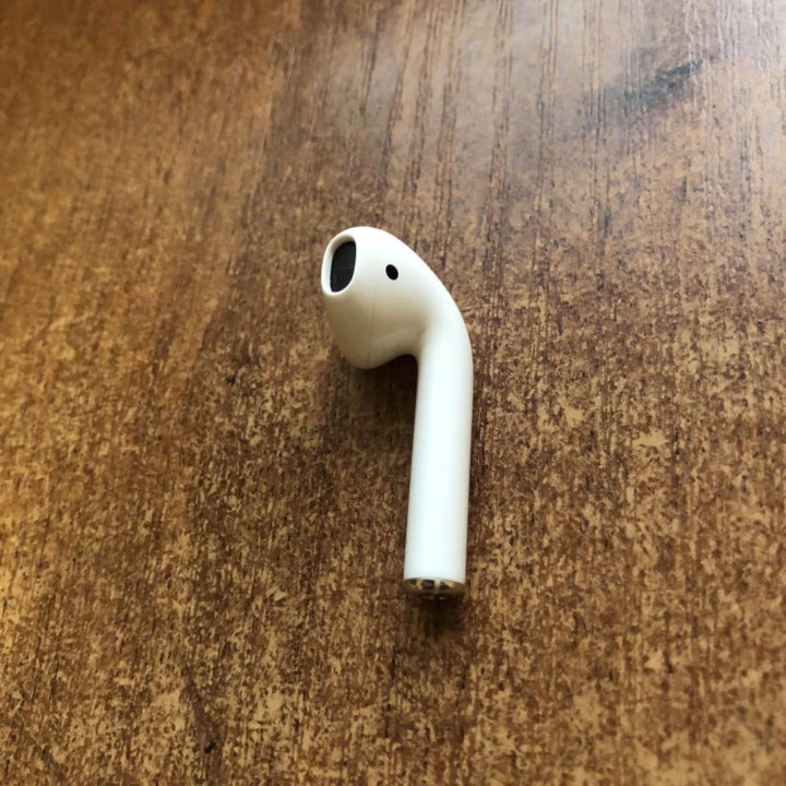 Apple AirPods лечый