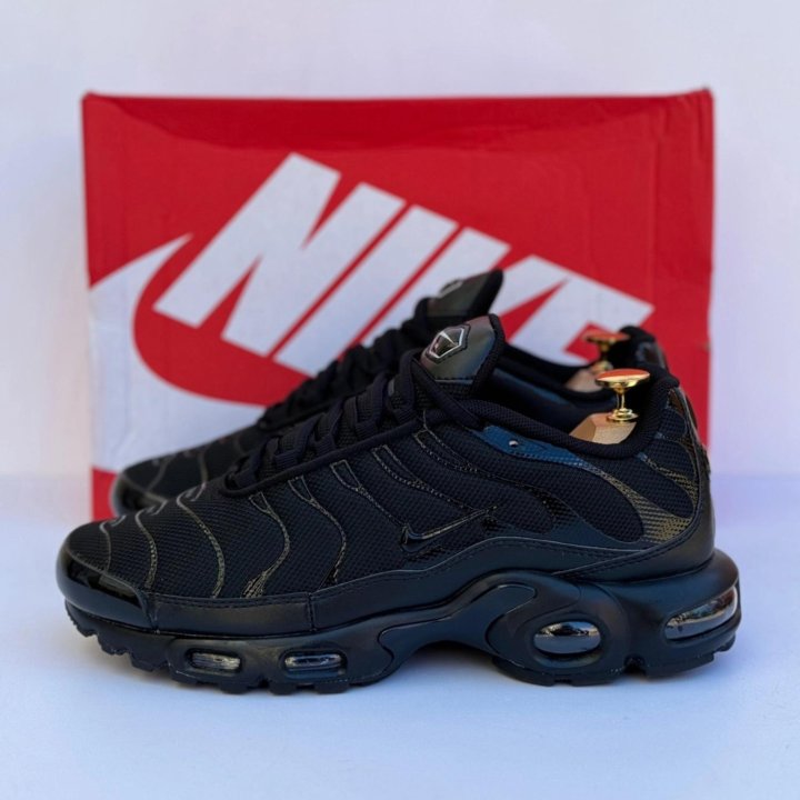 Кроссовки Nike Air Max Tn Plus